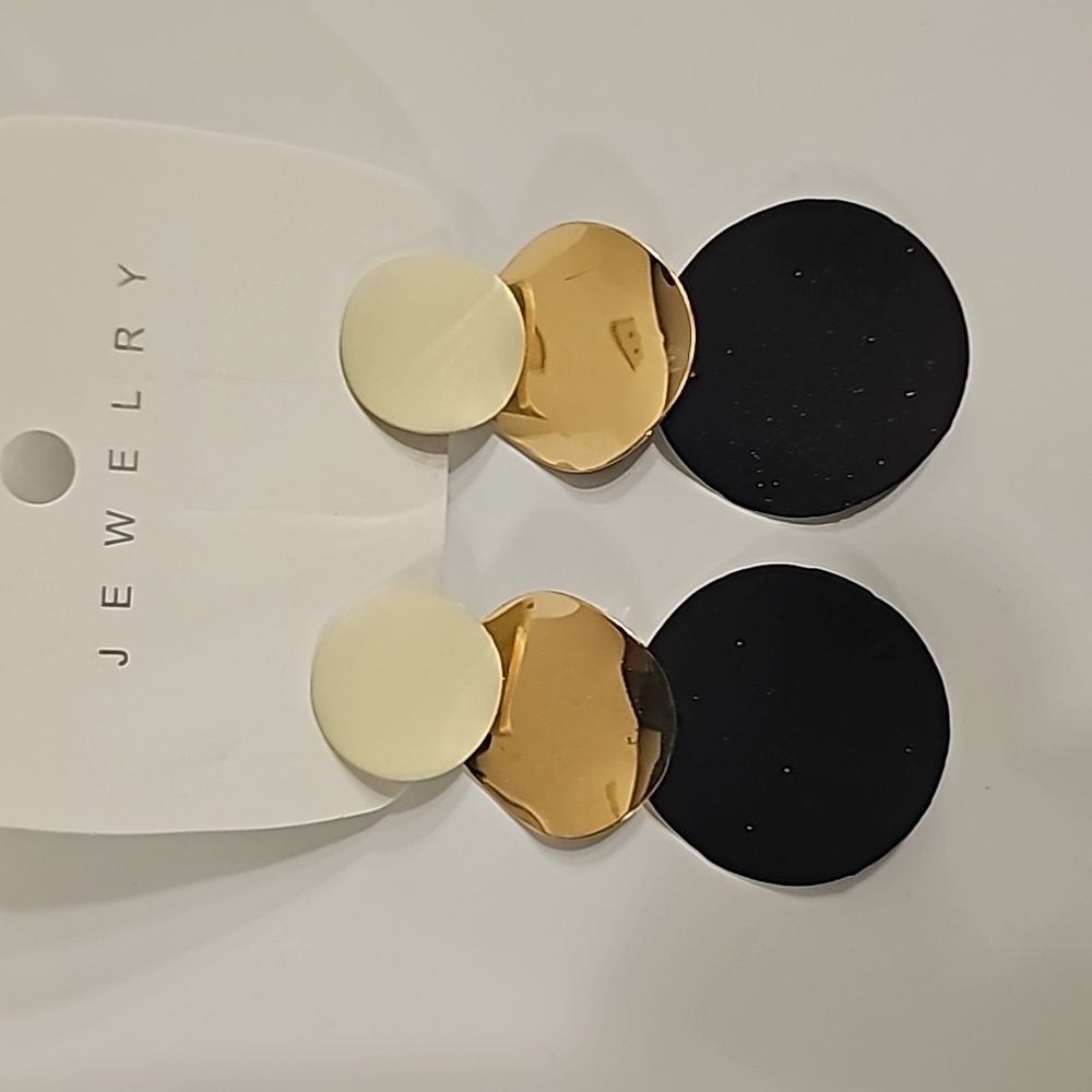 Brand new fashion earrings.